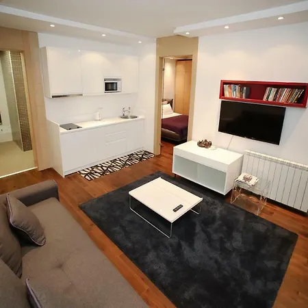 Apartment Status Superior *