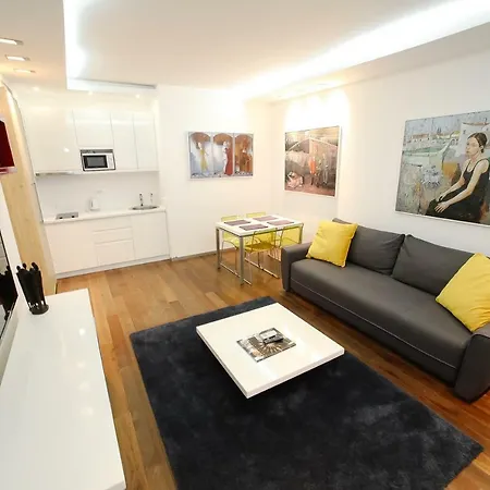 Status Superior Apartment *