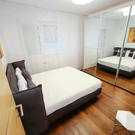 Status Superior Apartment
