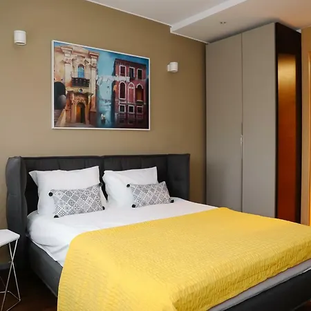 Apartment Status Superior *