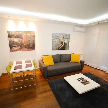 Status Superior Apartment *