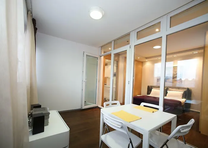 Status Superior شقة بلغراد